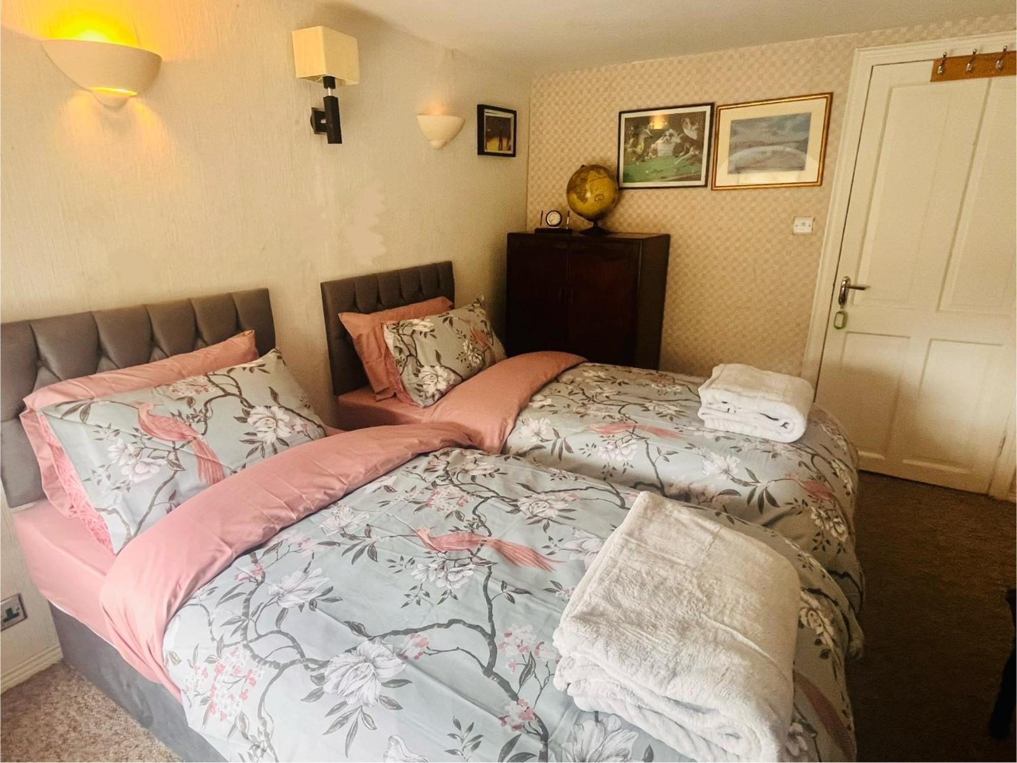 Kingfisher Lodge & Pub Castleconnell Quarto foto